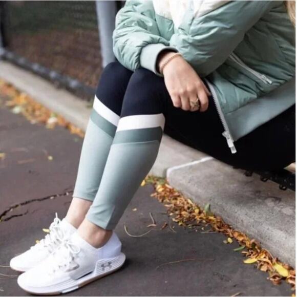 ALL ACCESS Tour Cropped Colorblock Leggings - Picture 1 of 8